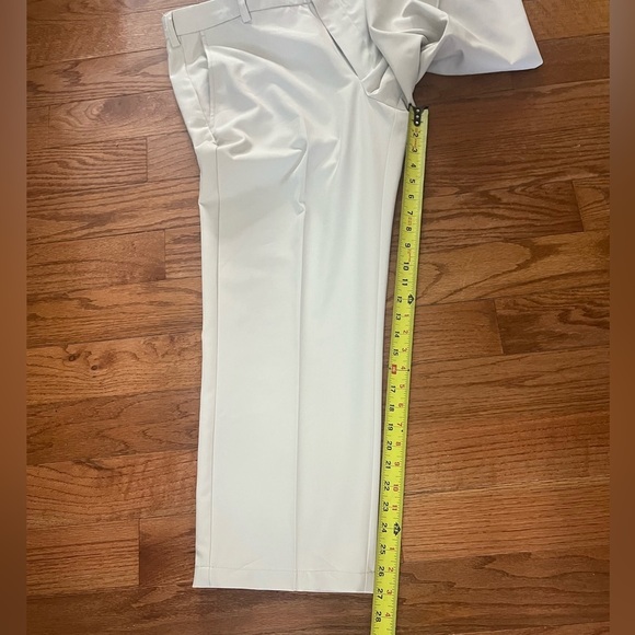 Izod Golf Cream Stonedust Chinos Slim Fit Men’s 36Wx30L Short Sport Casual Pants - Picture 6 of 11